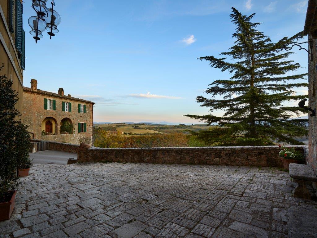 Borgo Lucignanello Bandini in San Giovanni DʼAsso, Italy