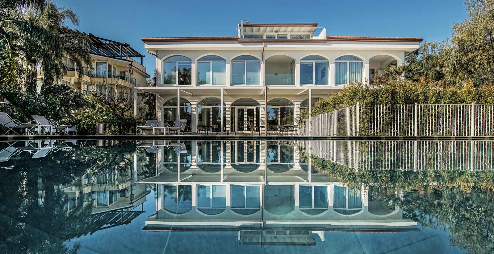 Sicilia's Residence in Acitrezza, Italy
